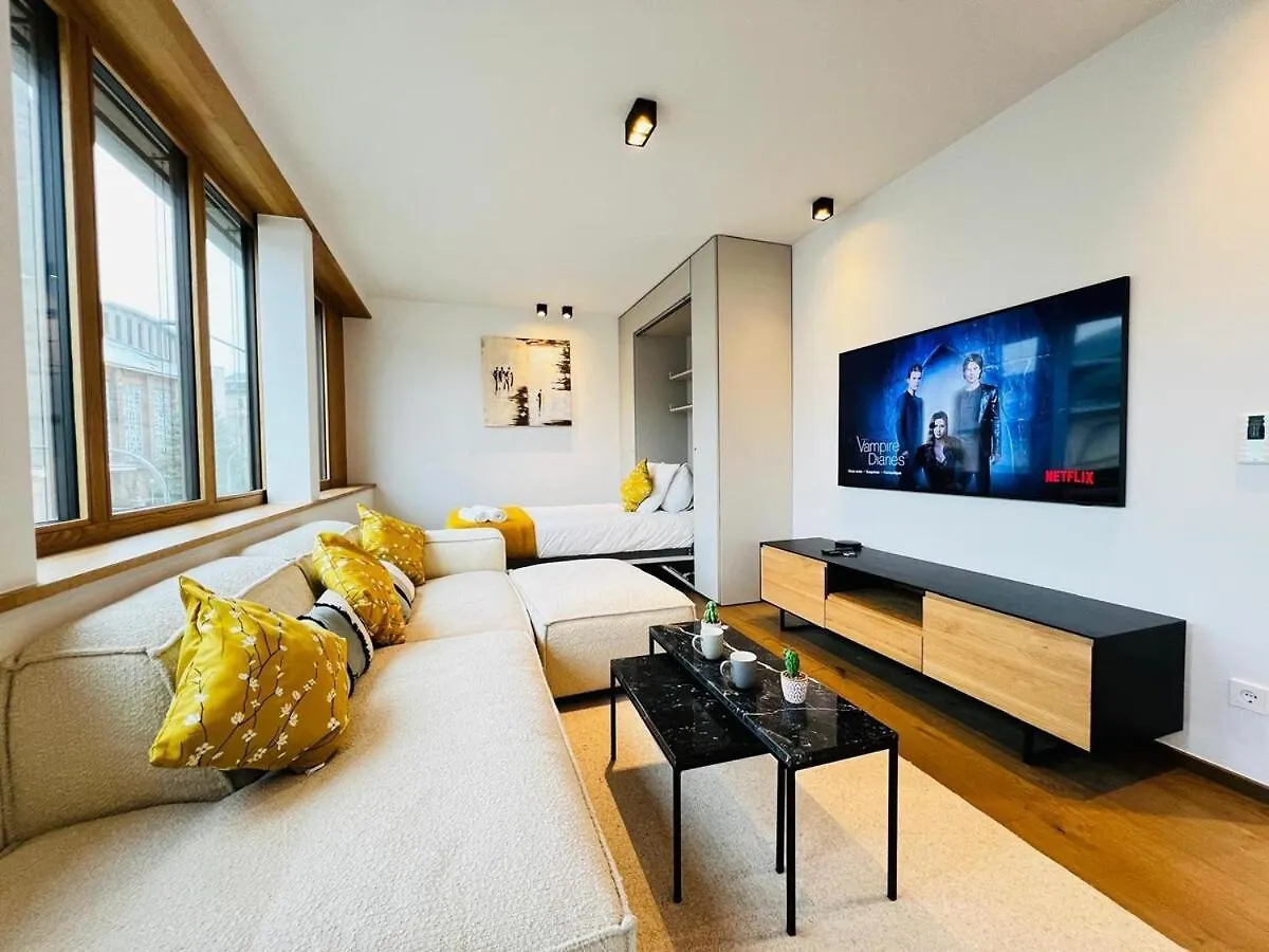 Gorgeous 1 Bedroom Flat With Balcony&Parking location